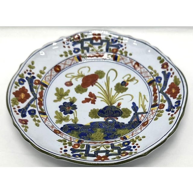 Majolica Vintage Italian Majolica Faenza Garofano Blue & White Plates - Pair For Sale - Image 4 of 10