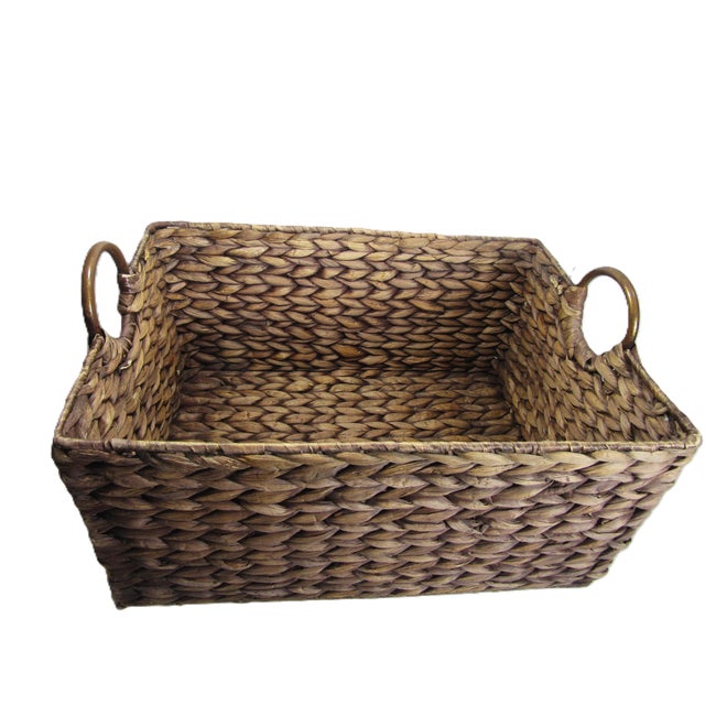 Mid 20th Century Vintage Water Hyacinth Woven Reed Basket + Brass Handles For Sale - Image 5 of 11