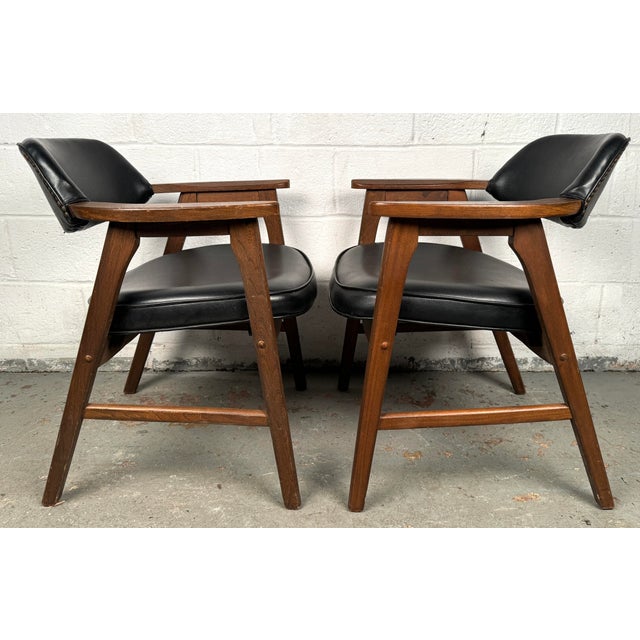 Vintage Leather Chairs by Murphy Miller for Kroehler Furniture- Set of 2 For Sale - Image 4 of 12