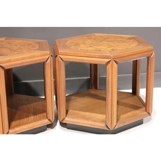 Mid-Century Modern John Keal for Brown Saltman Set of Three Walnut and Burl Cocktail Tables, 1970s For Sale - Image 3 of 9