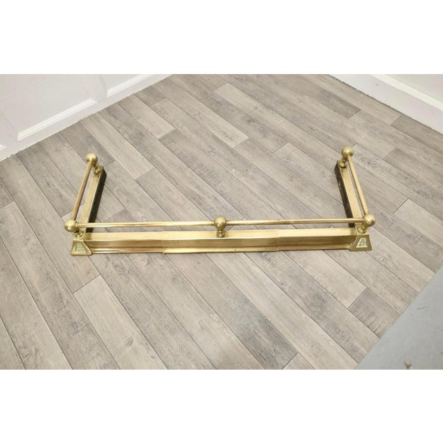 Gold Victorian Extending Brass Fender For Sale - Image 8 of 9