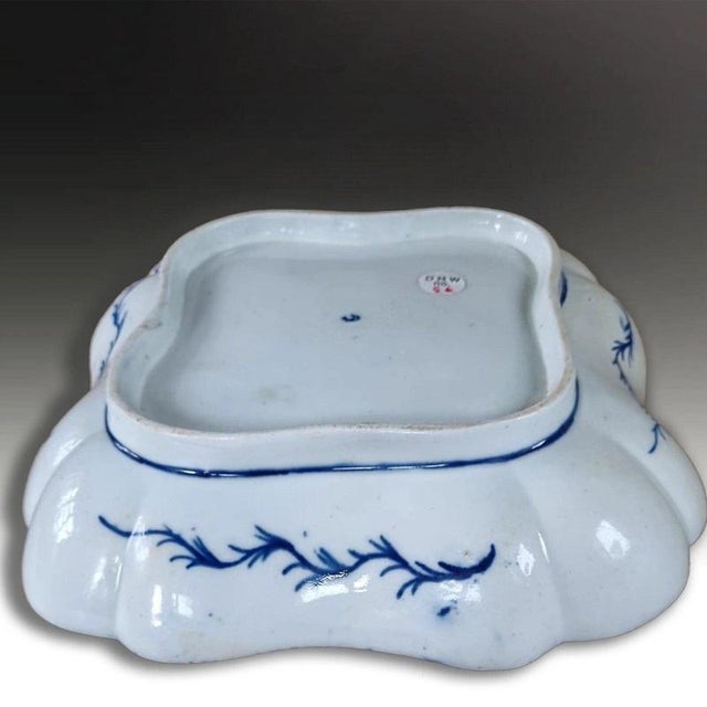 Antique Worcester Rose-Centred Spray Porcelain Dish, 1765 For Sale - Image 6 of 7