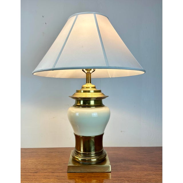 Stiffel Mid 20th Century Chinoiserie Cream Ceramic & Brass Table Lamps For Sale - Image 4 of 12