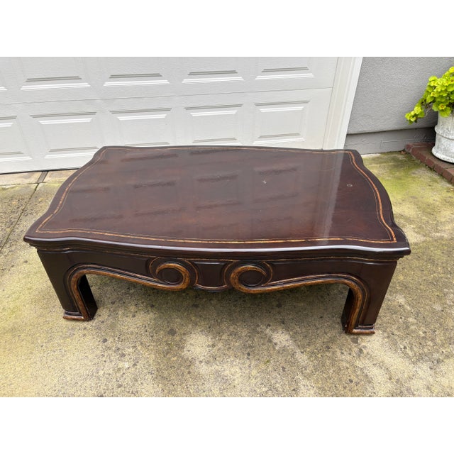1990s 1990s Brown Black Crackled Lacquered Cocktails Table With Gilded Detailing For Sale - Image 5 of 6