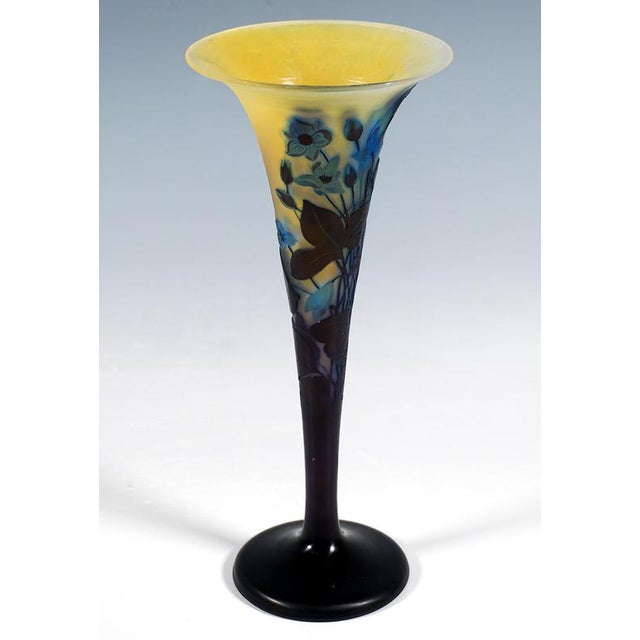Art Nouveau Fleur De Neige Cameo Vase by Emile Galle for Nancy, France, 1910 For Sale - Image 5 of 8