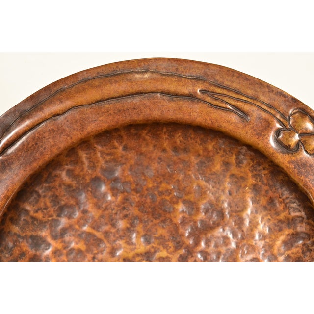 Copper Roycroft Style Arts & Crafts Period Hammered Copper Plate or Tray, Circa 1910 For Sale - Image 8 of 13