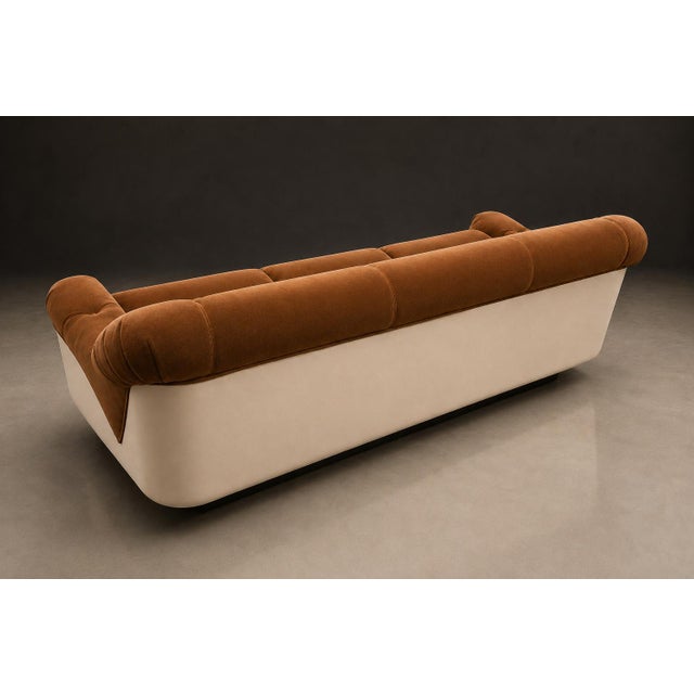 Brazilian Modern “Vip” Sofa in Fiberglass & Mohair by Jorge Zalszupin, 1973 For Sale - Image 11 of 16