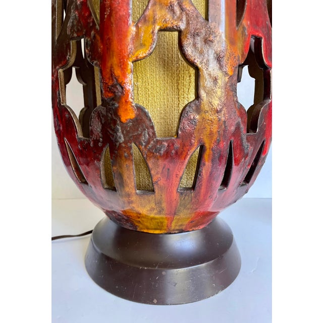 1960s Mid-Century Modern Ceramic Glazed Pottery Lava Table Lamp For Sale - Image 4 of 12