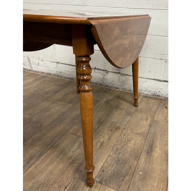 Late 20th Century Vintage Ethan Allen Heirloom Colonial Style Drop Leaf Dining Table 10-6103p For Sale - Image 5 of 16