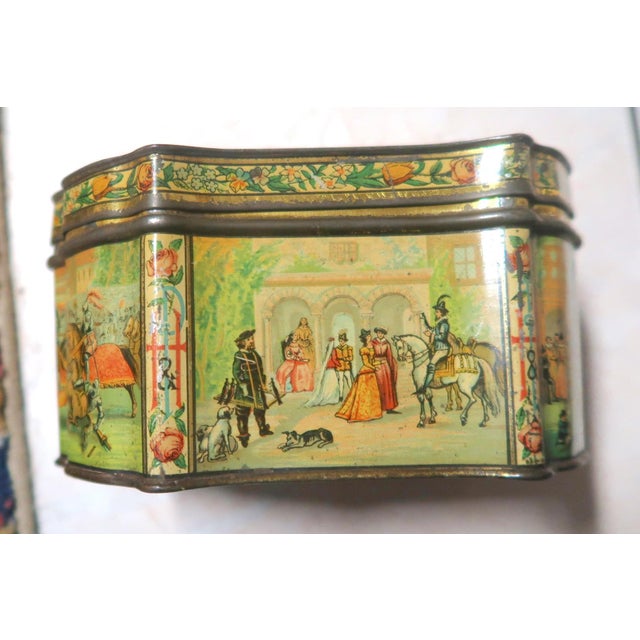English 1878 Paris Exhibition - Huntley & Palmers "The Grand Prize" Gold Medal & Diploma of Honour - Hinged Lidded Biscuit Tin c.1887 For Sale - Image 3 of 14