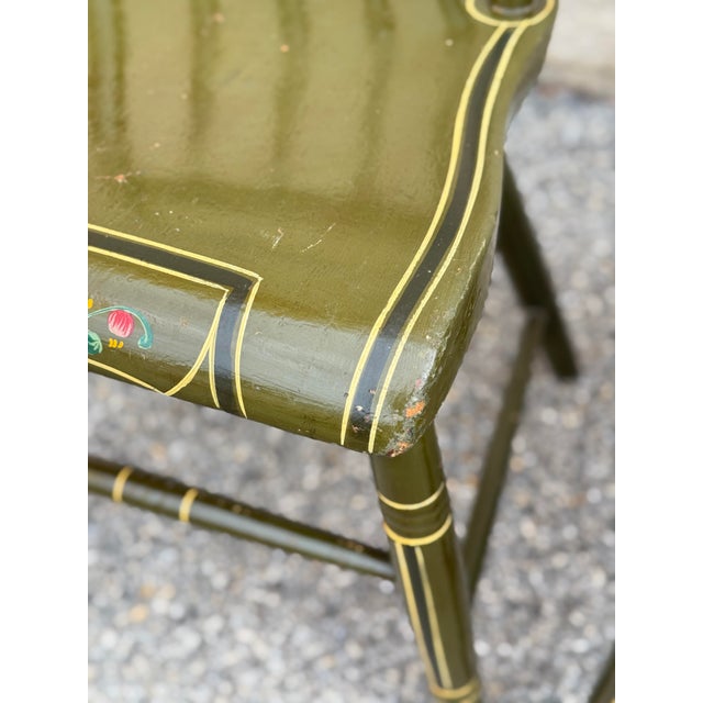 Antique American Hand-Painted Floral Folk Art Plank Seat Chairs - Set of 4 For Sale - Image 9 of 12