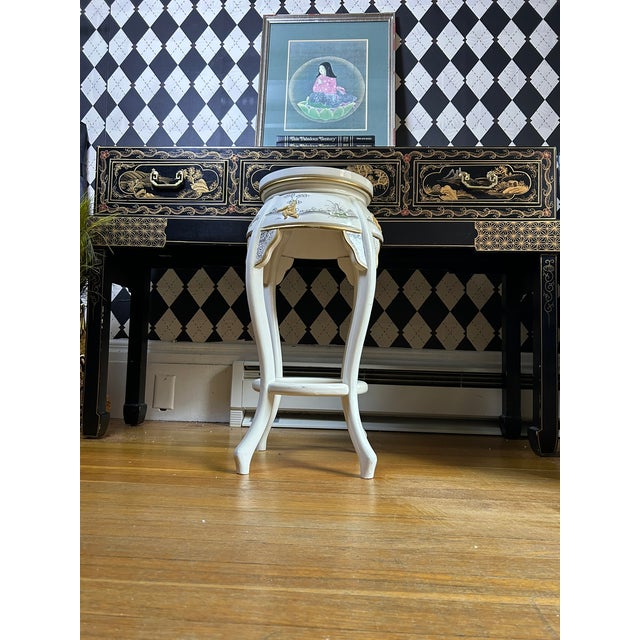 1980s Chinoiserie Mother-of-Pearl Inlaid Tall Stool or Side Table With Glass Top, 25" For Sale - Image 9 of 17