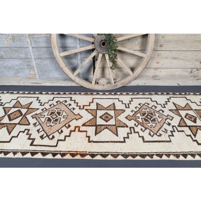 Vintage Turkish Oushak Handmade Wool Cotton White Runner Rug For Sale - Image 4 of 11