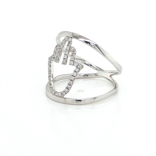 This elegant ring is beautifully crafted in 18k white gold with a polished finish, featuring the symbolic Hamsa Hand motif...