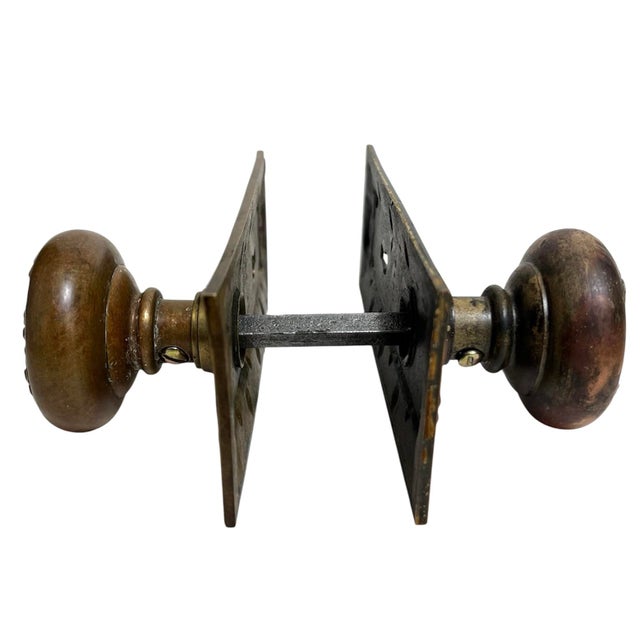 Bronze Antique American Bronze Door Knobs With Door Plates - 5 Pieces For Sale - Image 8 of 9