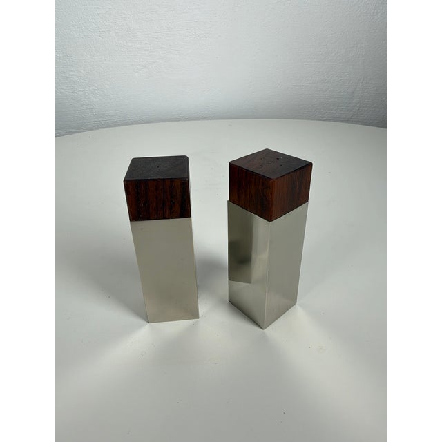 Vintage Scandinavian Modern Salt and Pepper Shakers in Rosewood and Metal, 1960s, Set of 2 For Sale - Image 9 of 9