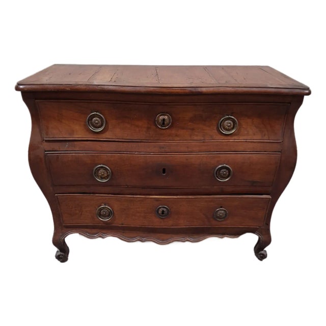 18th Century French Provincial Walnut Bombé Commode, Louis XV Style For Sale