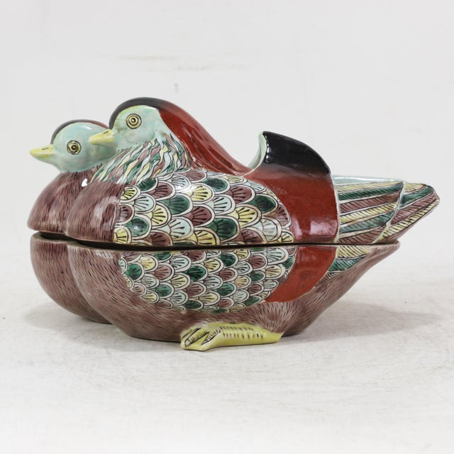 Vintage Chinese Famille Verte Porcelain Pair of Mandarin Ducks Covered Bowl For Sale In New York - Image 6 of 12