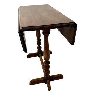 Vintage Drop-Leaf Accent Table From the Highly Collectible "Diplomat" Collection by the Brandt Furniture Excellent Condition For Sale