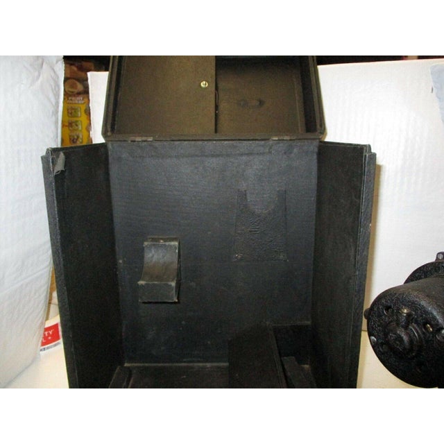 Vintage 1930's Bell and Howell 8mm Filmo Master 400 Design 122 Model G Projector For Sale - Image 4 of 5