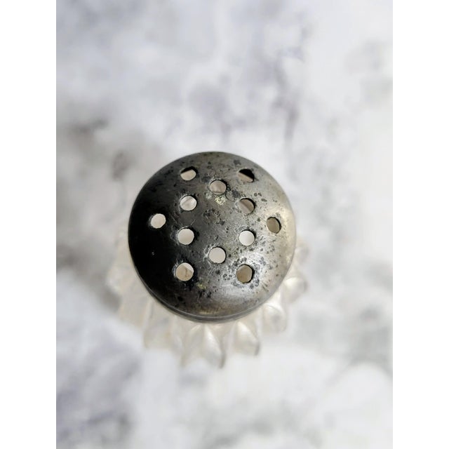 Art Deco 1920s Single Salt Shaker Metal Lid Ribbed For Sale - Image 3 of 9