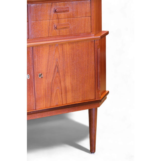 Corner Cabinet in Teak from Aulum Møbelfabrik, Denmark, 1960s For Sale - Image 13 of 18