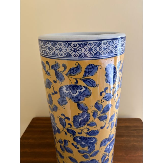 Maitland - Smith Vintage Chinoiserie Blue and Yellow Porcelain Umbrella Stand For Sale - Image 4 of 6