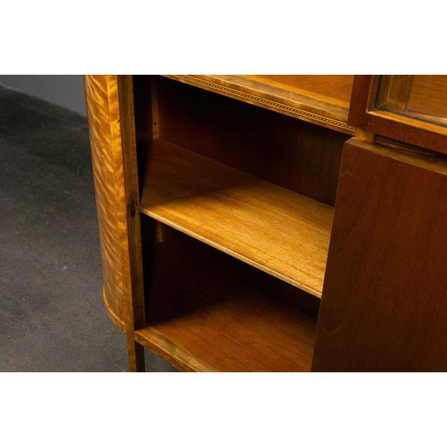 Art Deco Display Case in Birch For Sale - Image 18 of 18