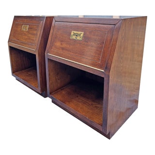 1980s Vintage Pair of Henredon Scene 1 One Night Stands in Campaign Style For Sale