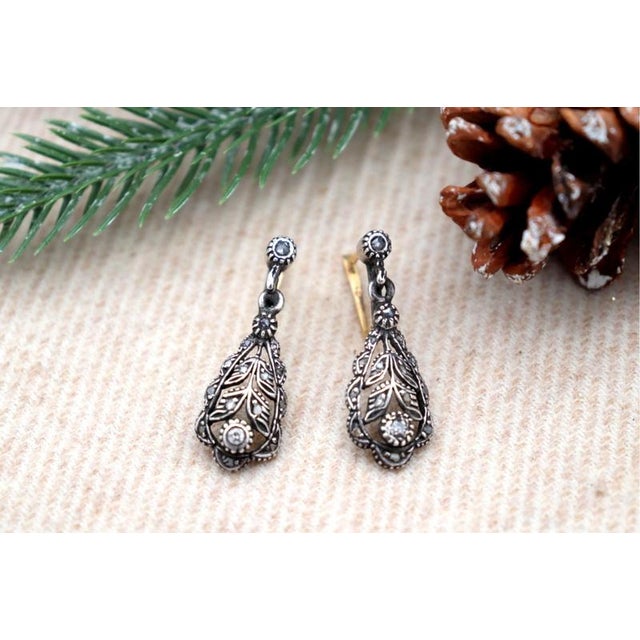 Earrings in 19.2k Gold and Paw with Diamonds, Set of 2 For Sale - Image 4 of 6