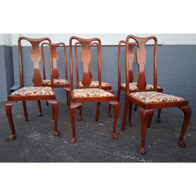 Stunning High End Set of 6 Queen Anne style Carved Dining Chairs. Featuring embroidered seats. Beautiful carving/ lacquered.