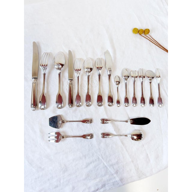 French Louis XV Coquille Cutlery Set for 12 in Silver-Plated Metal by Felix Frères, 1950s, Set of 186 For Sale - Image 4 of 18
