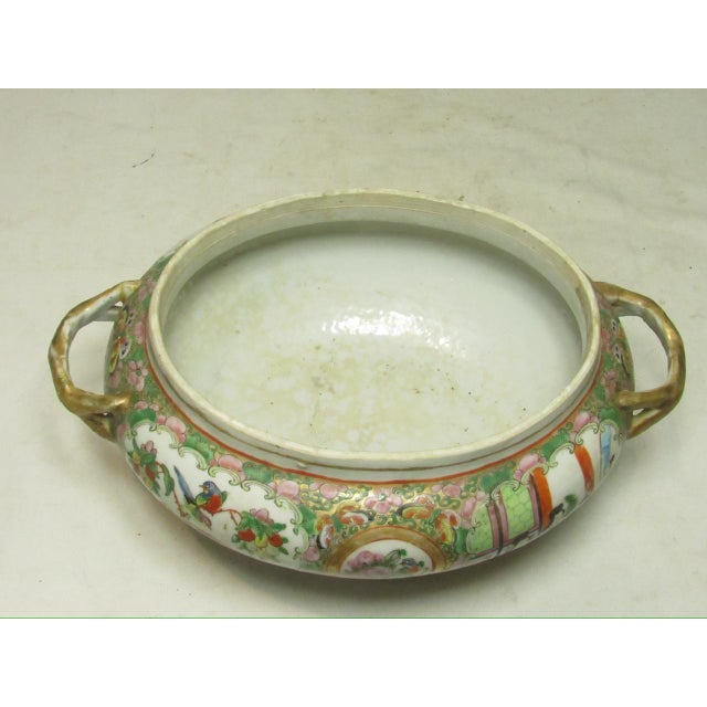 1900s Chinese Style Export Rose Medallion Porcelain Tureen For Sale - Image 14 of 17