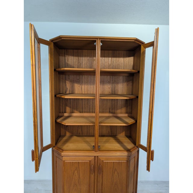 Brown Danish Illuminated Teak Display Case, 1980s For Sale - Image 8 of 18