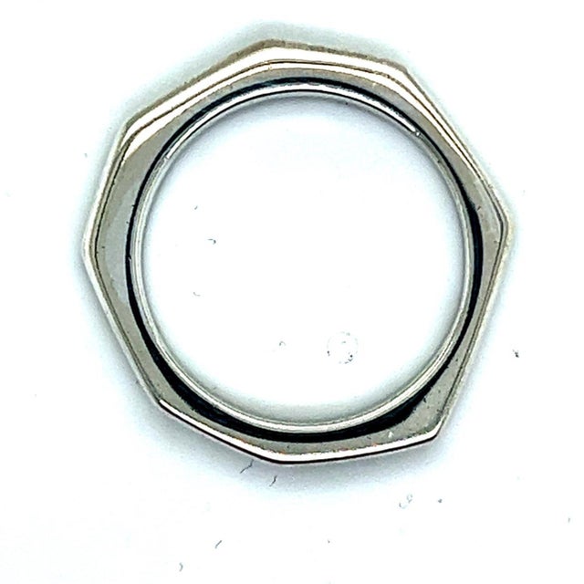 Gucci Estate Abstract Ring Size 10.5 Sterling Silver G5 This elegant Authentic Gucci ring is made of sterling silver and...