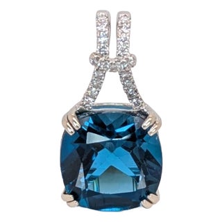 9.4ct London Blue Topaz Pendant w Natural Diamond Accents in 14K Gold | CU 12mm For Sale