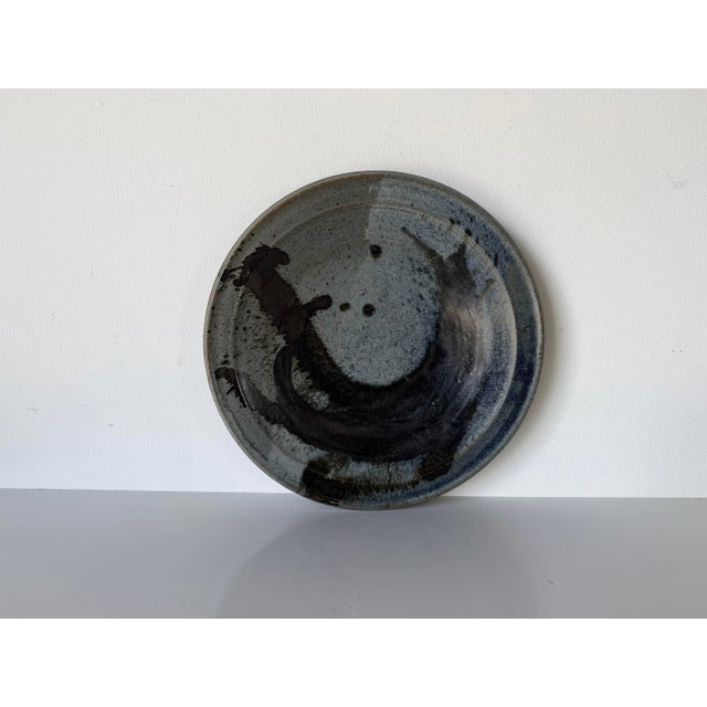 Mid-Century Modern 1980’s Mid-Century Modern Signed Studio Pottery Glazed Ceramic Charger Plate For Sale - Image 3 of 12