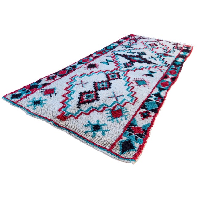 Moroccan Mid 20th Century Vintage Moroccan Rug - 8'6" X 3'8" For Sale - Image 3 of 10