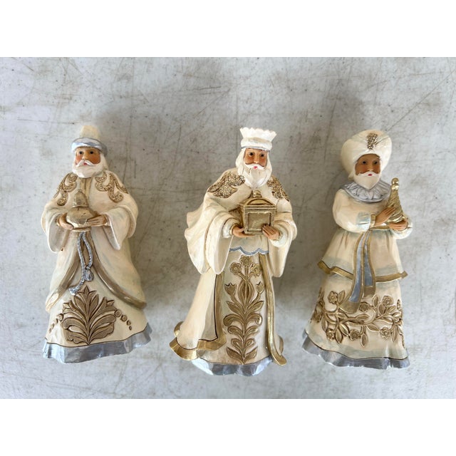 This is a Jim Shore Heartwood Creek Blessings from Bethlehem Nativity Set, the "Holiday Lustre" edition. The set includes:...