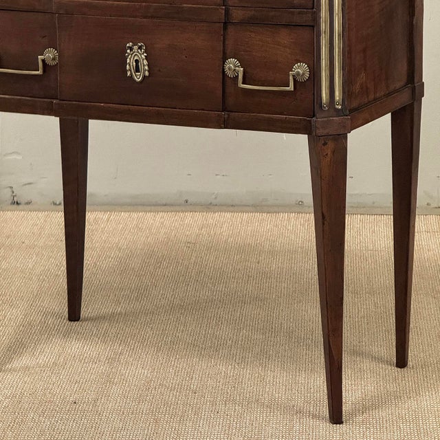 19th Century French Louis XVI Directoire Mahogany Marble Top Commode With Brass Accents For Sale - Image 10 of 18