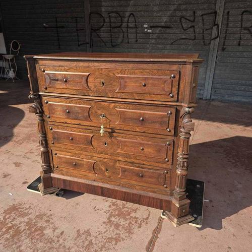Antique Chest of Drawers with Four Drawers, in Good conditions. Designed from 2000