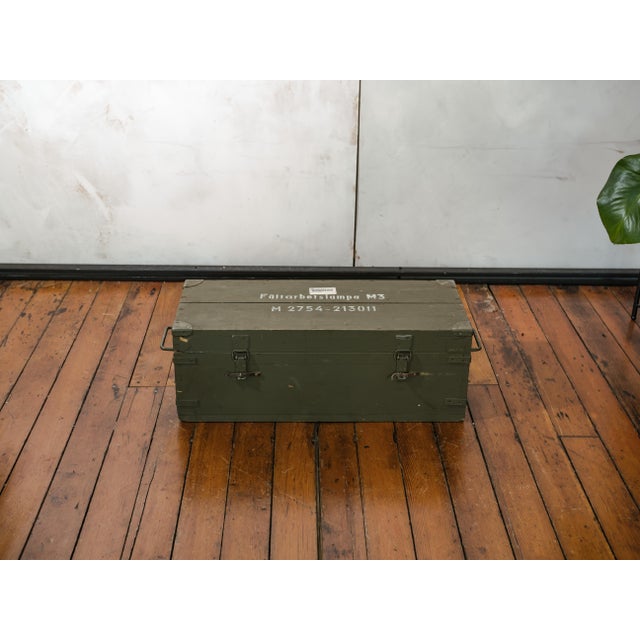 Vintage Swiss Army Field Lamp in Wooden Crate, 1950s For Sale - Image 17 of 18