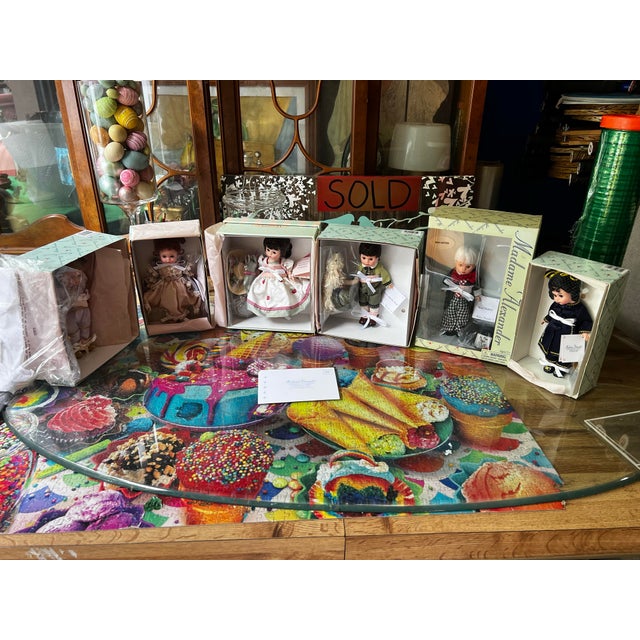 Up for consideration is a beautiful vintage collection of madame Alexander dolls. These would look lovely in your home,...