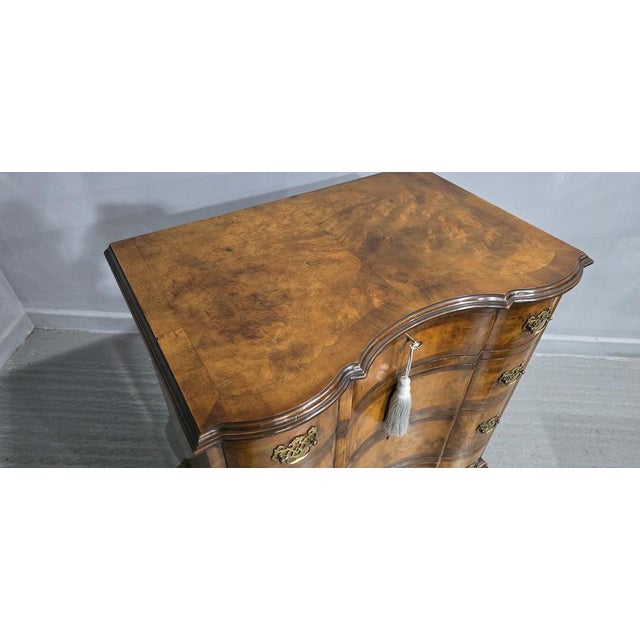 Concave Walnut Chest of Drawers, 1920s For Sale - Image 16 of 17