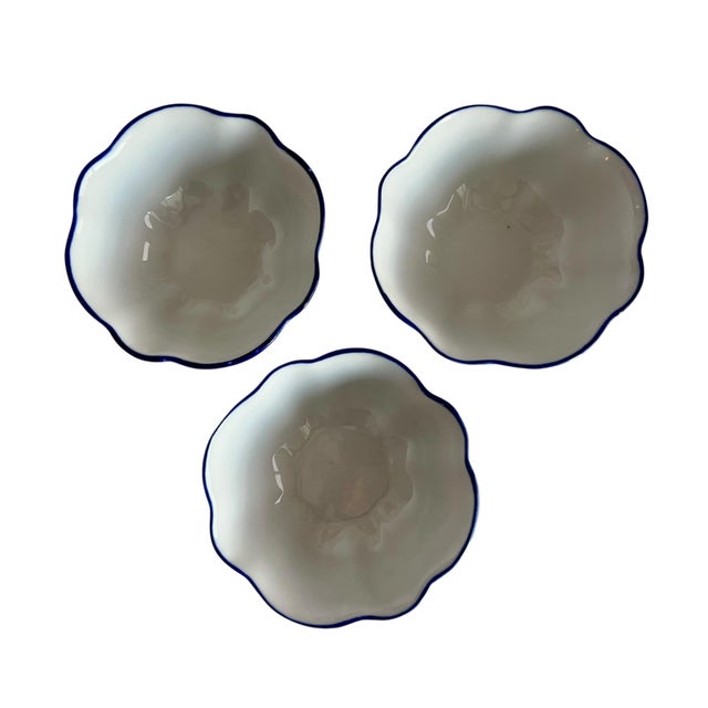 This beautiful hand-painted fish bowl from Brazil is a unique addition to any collection. It measures 4.5"D x 2"H and...