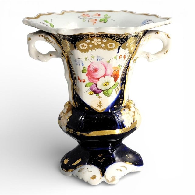 French Paris Porcelain Vase, 1800s For Sale - Image 4 of 10