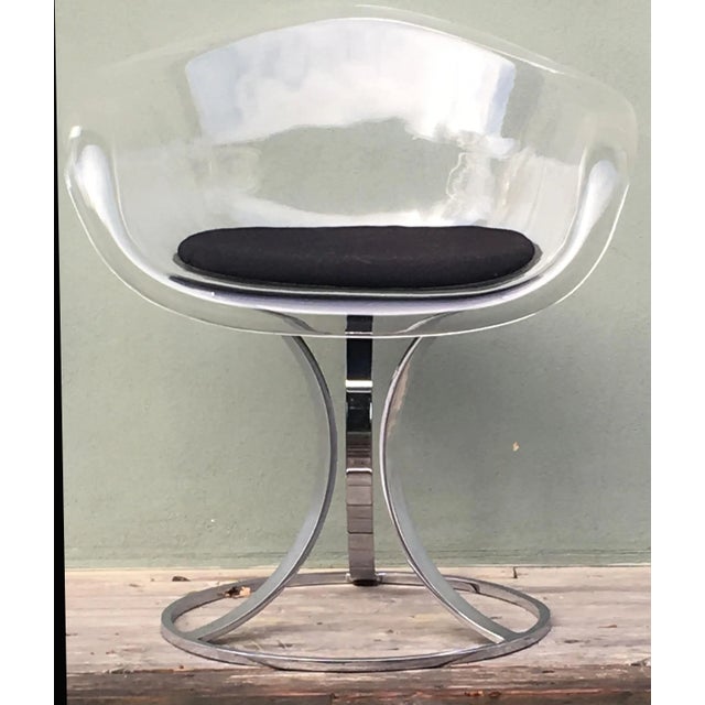 This chair by Peter Hoyte was produced circa 1968 and is in original condition. Labeled by Maker