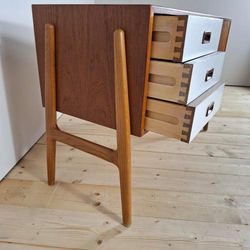 Vintage Teak Sideboard with White Drawers, 1960s For Sale - Image 4 of 8