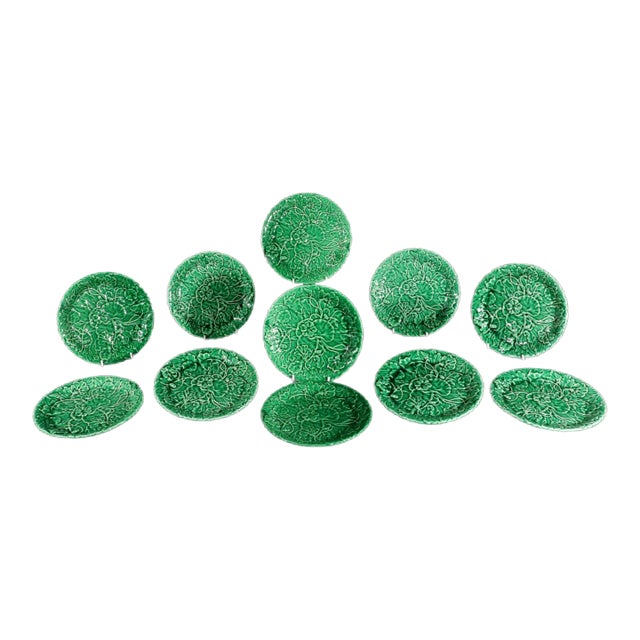 "Vivid Verdure": Set of 11 Vintage Green Majolica "Lotus" Plates, For Sale