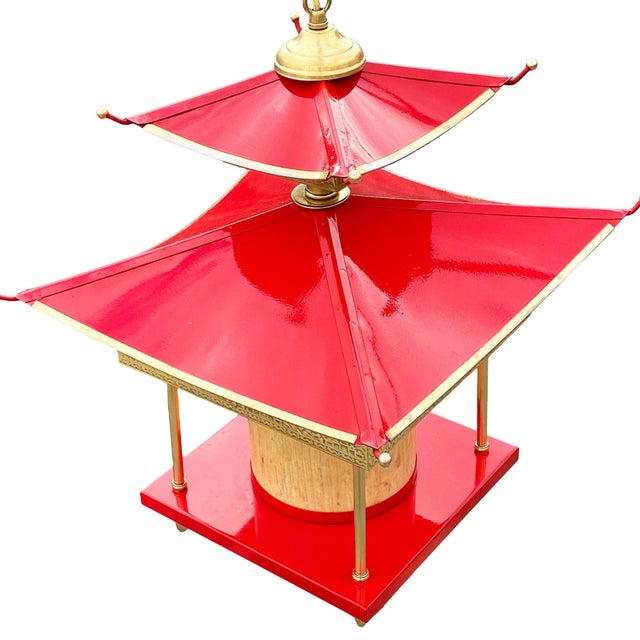Mid-Century Modern 1950s Mid-Century Modern Pagoda Enameled Red Metal & Gold-Tone Tole Chinoiserie Chandelier For Sale - Image 3 of 18